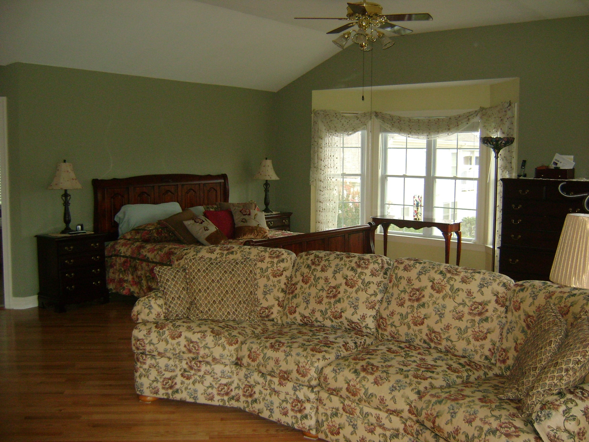 Large Green Bedroom - Before