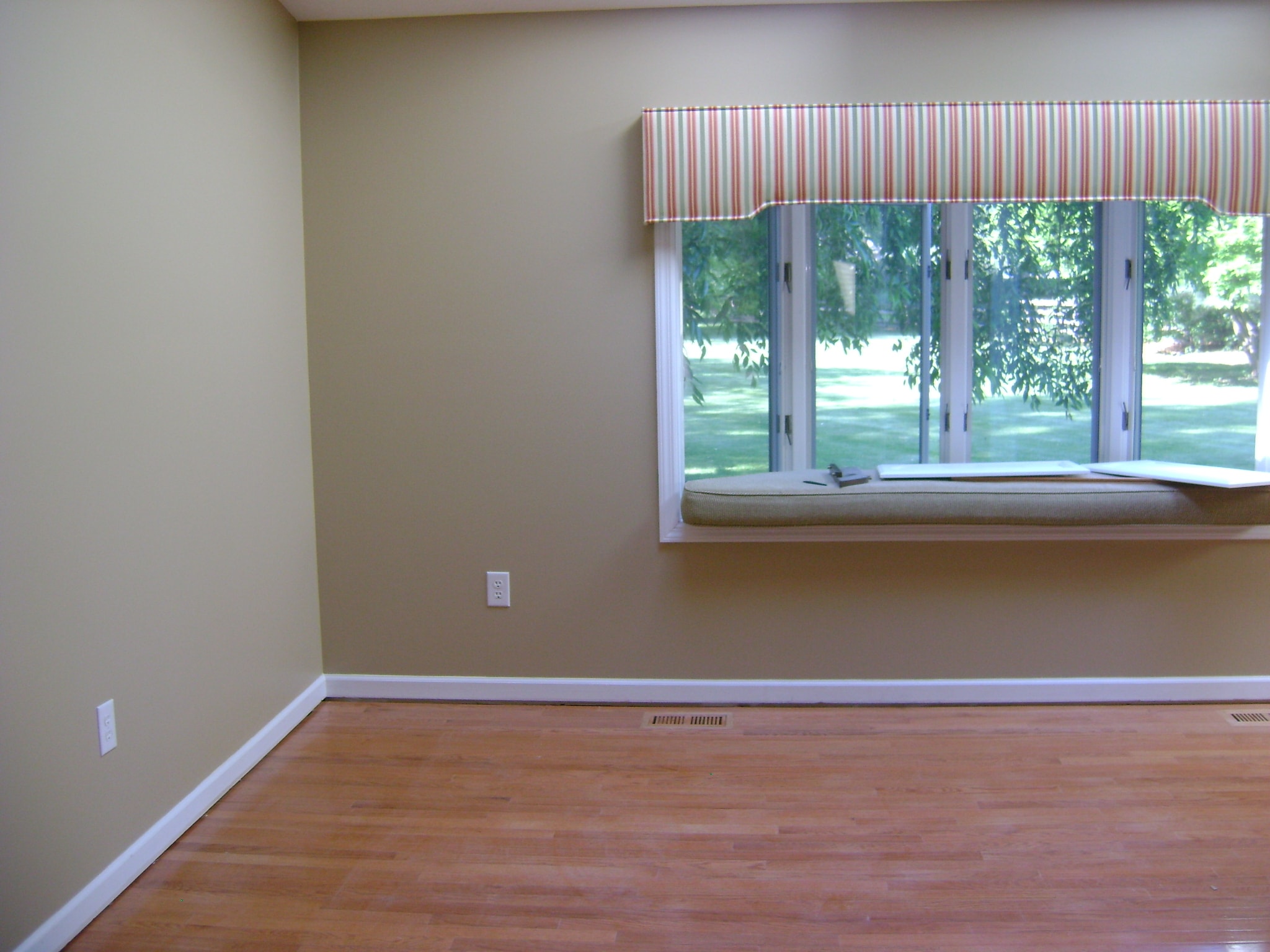 Rear Living Room - Before