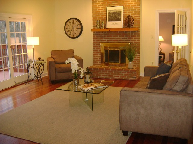 Livingroom with Wooden Floor - After