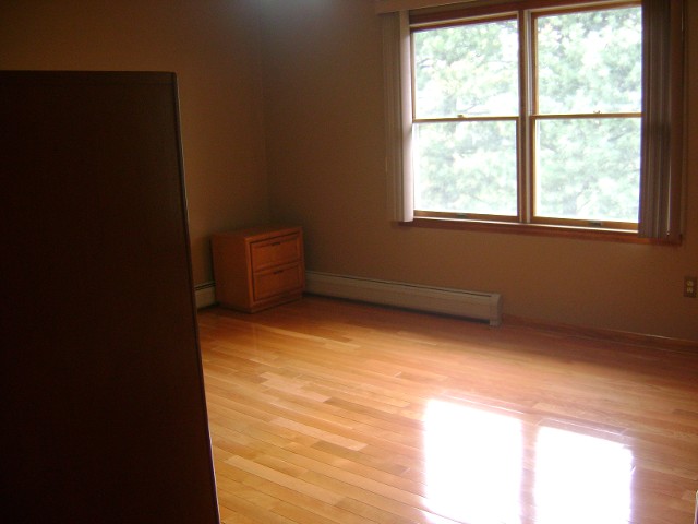 Unfurnished Bedroom - Before 